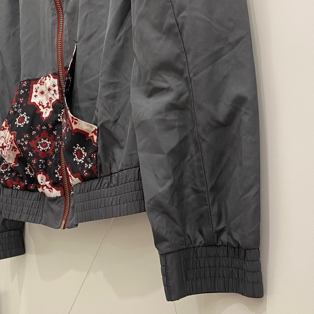 💥 Empyre Hooded Windbreaker Grey Floral Zip Front Lightweight Utility Hoodie - Picture 5 of 9